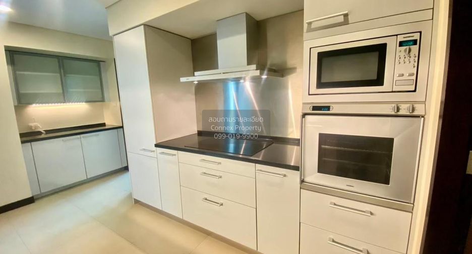 For rent 4 bedrooms condo in Pathum Wan, Bangkok