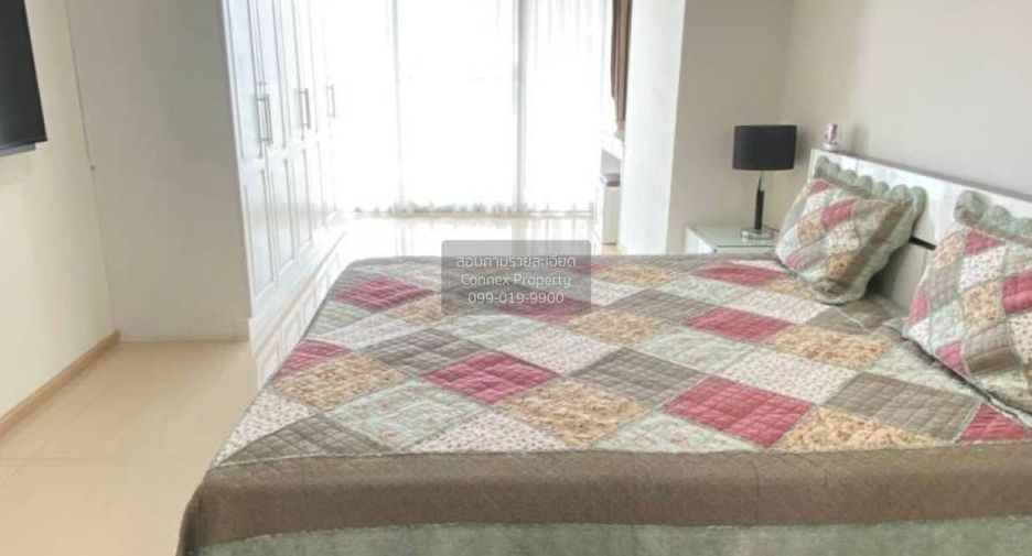 For rent 3 bedrooms condo in Khlong Toei, Bangkok