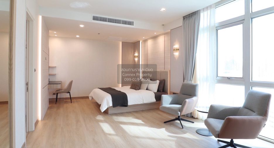 For rent 3 bedrooms condo in Khlong Toei, Bangkok