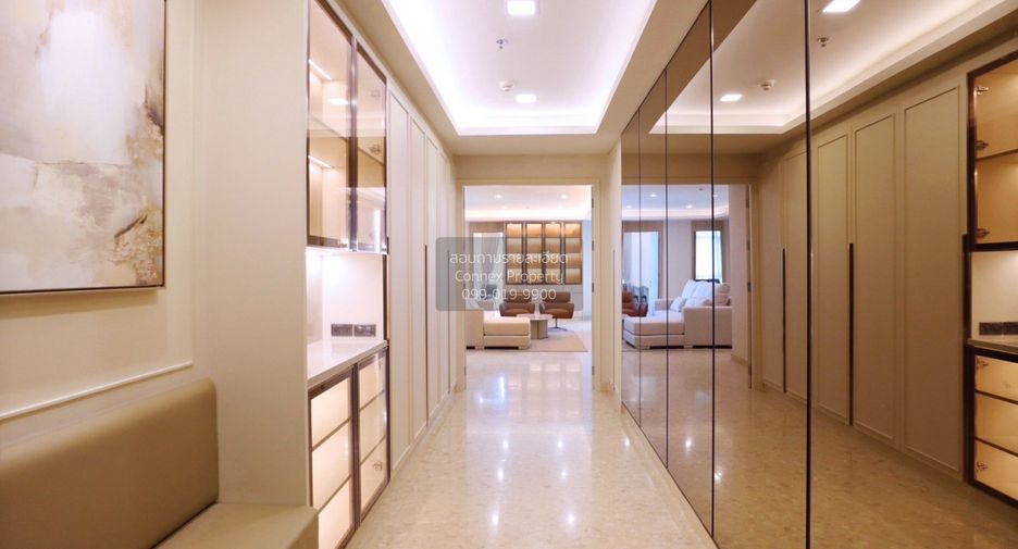 For rent 3 bedrooms condo in Khlong Toei, Bangkok