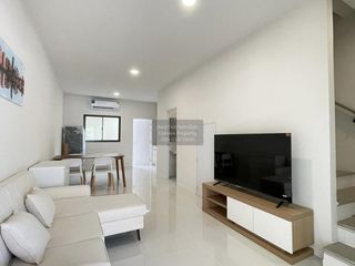 出租 2 卧室 联排别墅 在 Bang Phli, Samut Prakan