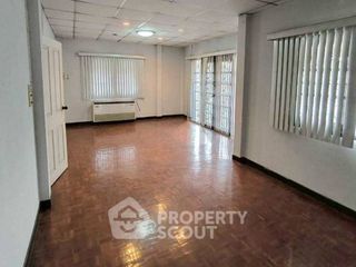 For sale 3 ベッドルーム house in Khlong Sam Wa, Bangkok