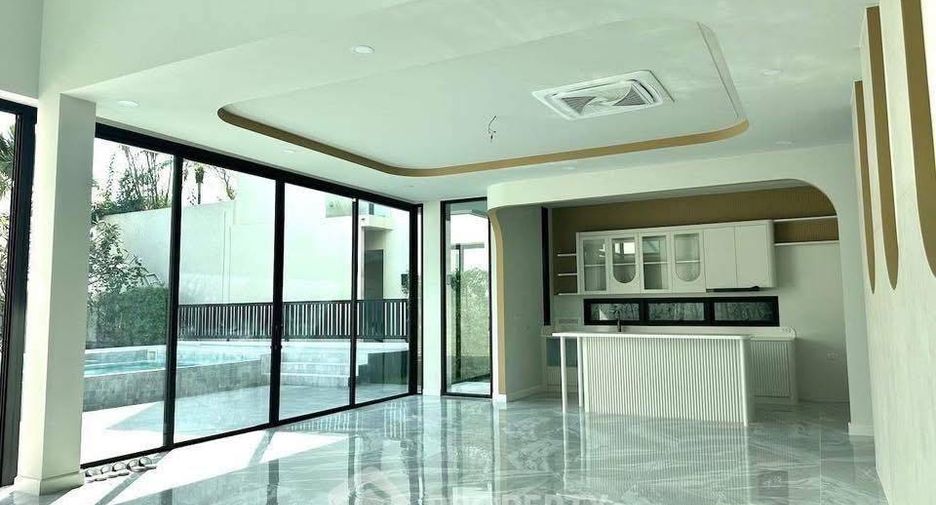 Haus zum Kauf mit 5 Zimmer in Bang Khen, Bangkok
