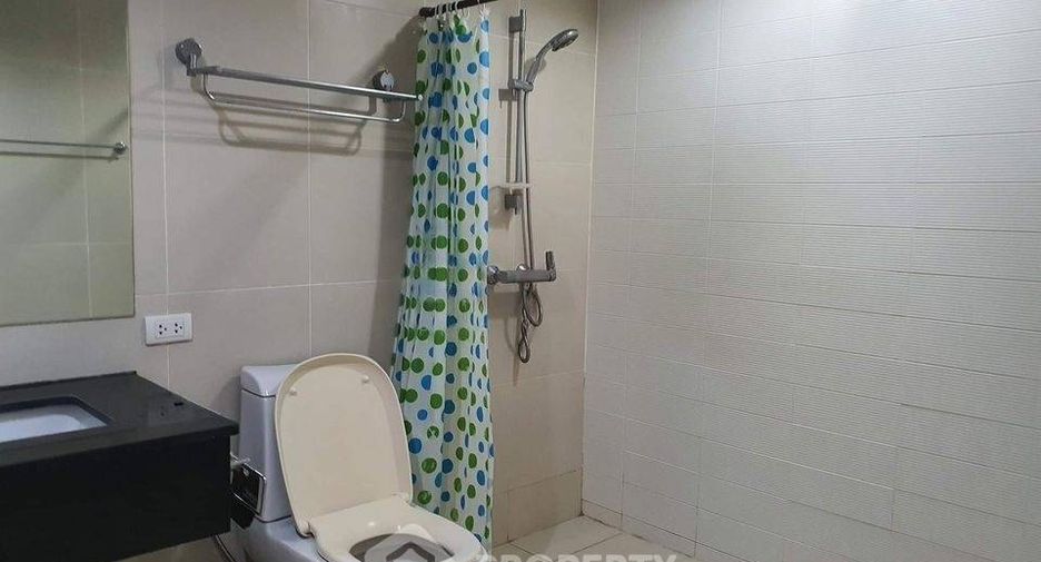 Wohnung zur Miete und zum Kauf mit 3 Zimmer in Huai Khwang, Bangkok