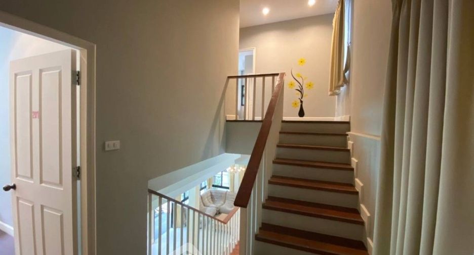 For rent 4 bedrooms house in Khlong Toei, Bangkok