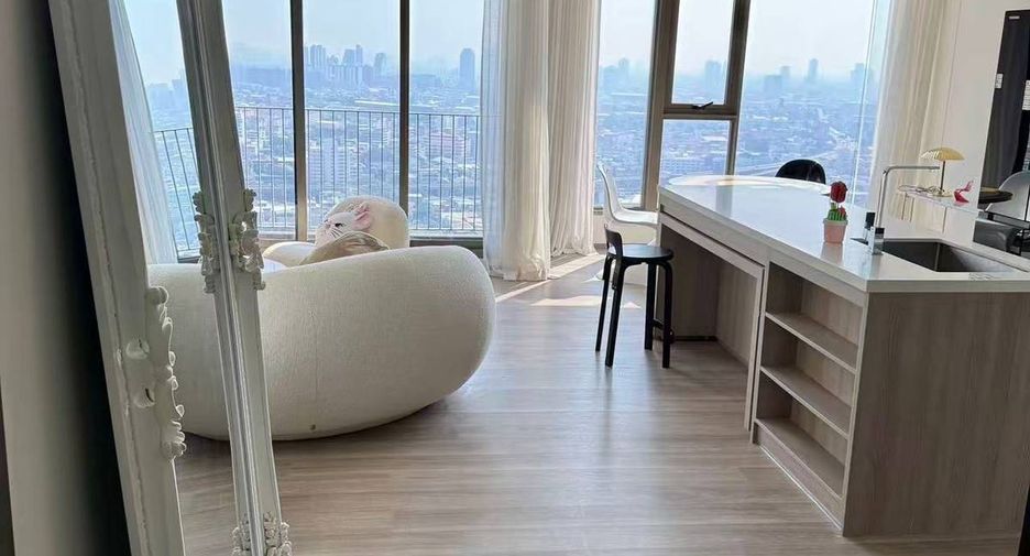 For rent 3 bedrooms condo in Bang Kho Laem, Bangkok