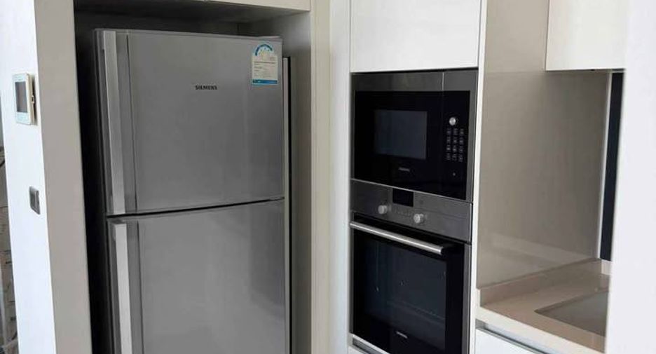 Condo en alquiler de 2 habitaciones en Bang Kho Laem, Bangkok
