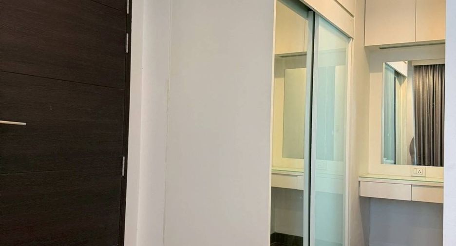 For rent 2 bedrooms condo in Ratchathewi, Bangkok