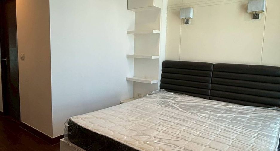 For rent 2 bedrooms condo in Ratchathewi, Bangkok
