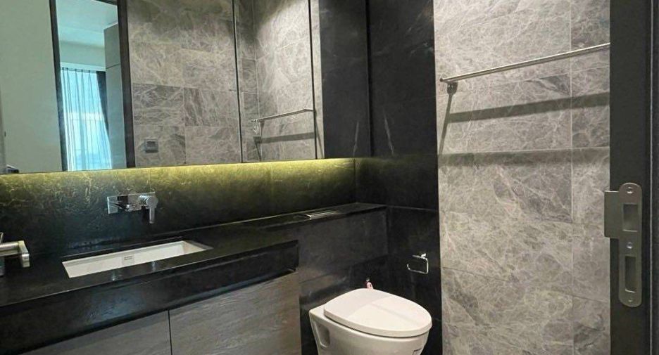 Wohnung zur Miete mit 2 Zimmer in Pathum Wan, Bangkok