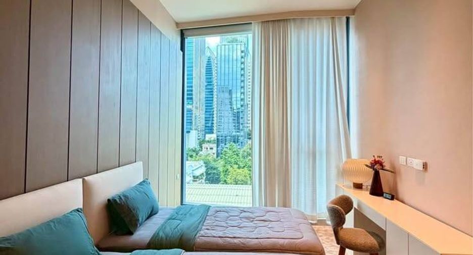 For rent 2 bedrooms condo in Pathum Wan, Bangkok