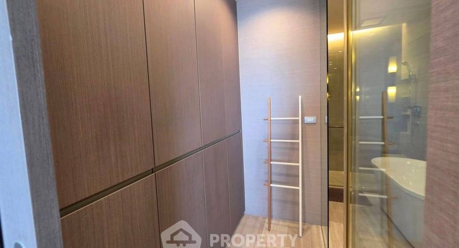 For rent 3 bedrooms condo in Sathon, Bangkok