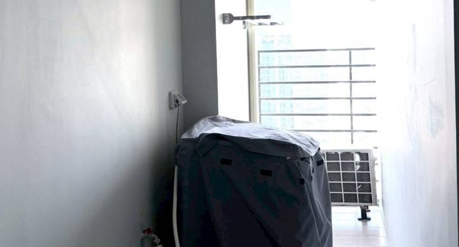 For rent 2 bedrooms condo in Huai Khwang, Bangkok