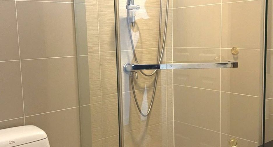 For rent 2 bedrooms condo in Huai Khwang, Bangkok
