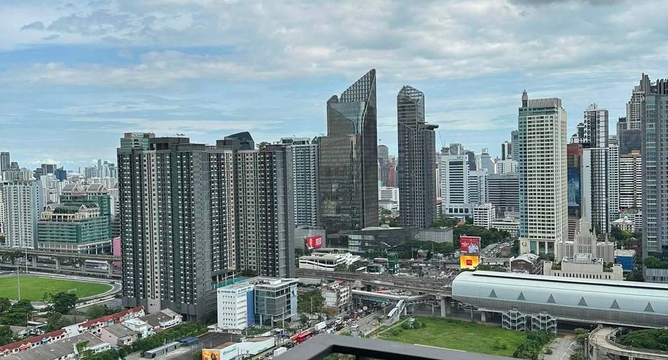 For rent 1 bed condo in Huai Khwang, Bangkok