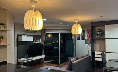 For rent 2 bedrooms condo in Huai Khwang, Bangkok