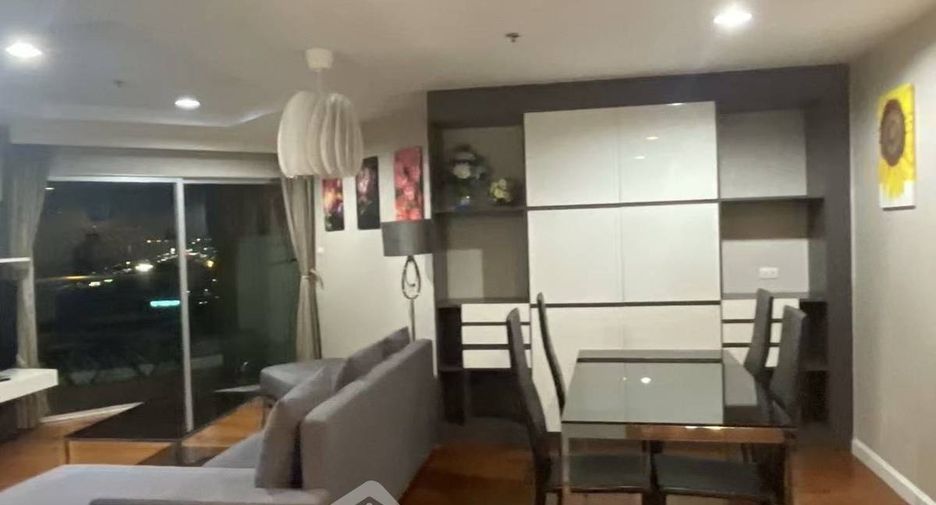 For rent 2 bedrooms condo in Huai Khwang, Bangkok