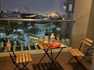Wohnung zur Miete mit 2 Zimmer in Huai Khwang, Bangkok