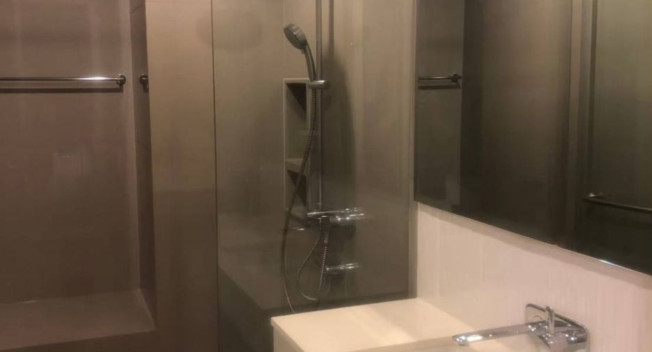 Condo en alquiler de 1 habitaciones en Khlong Toei, Bangkok