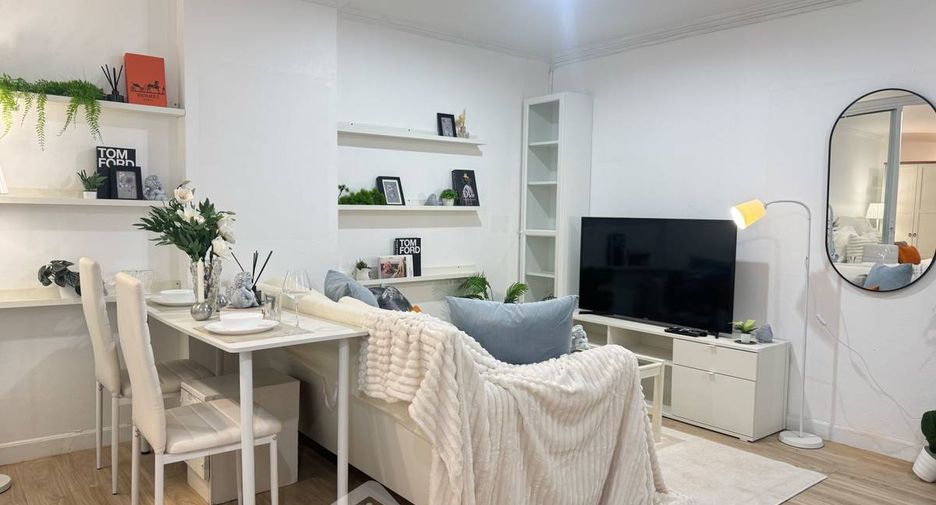 For rent 1 bed condo in Watthana, Bangkok
