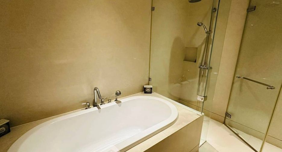 For rent 1 bed condo in Khlong Toei, Bangkok