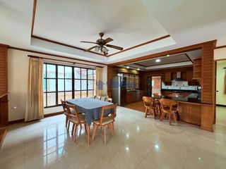 À louer 5 chambres maison à Bang Lamung, Chonburi