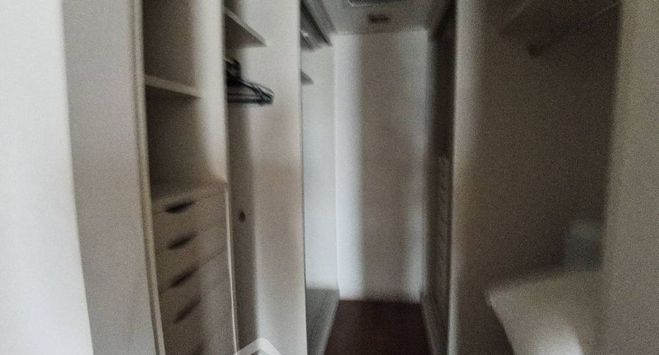 For rent 2 bedrooms condo in Pathum Wan, Bangkok