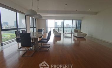 For rent 2 bedrooms condo in Pathum Wan, Bangkok