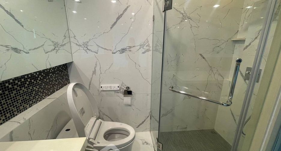For rent 1 bed condo in Sathon, Bangkok