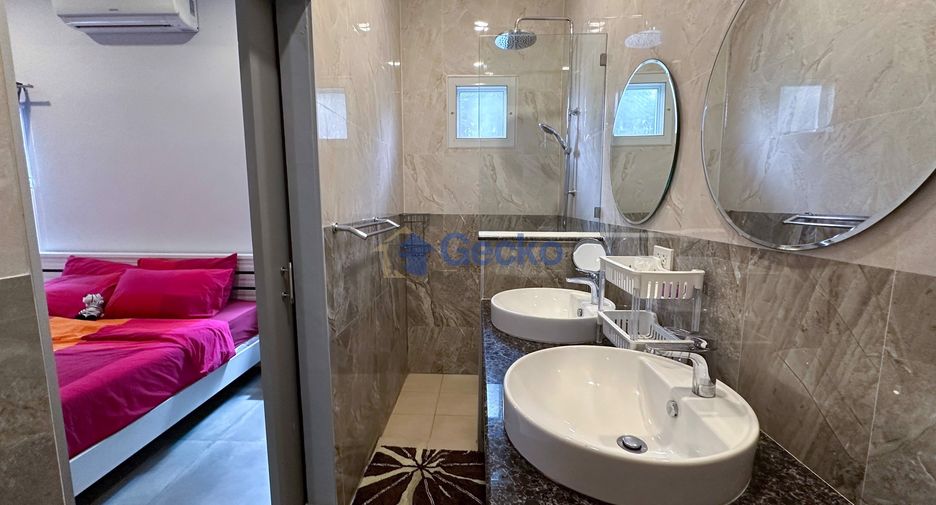Casa en alquiler y en venta de 3 habitaciones en Bang Lamung, Chonburi