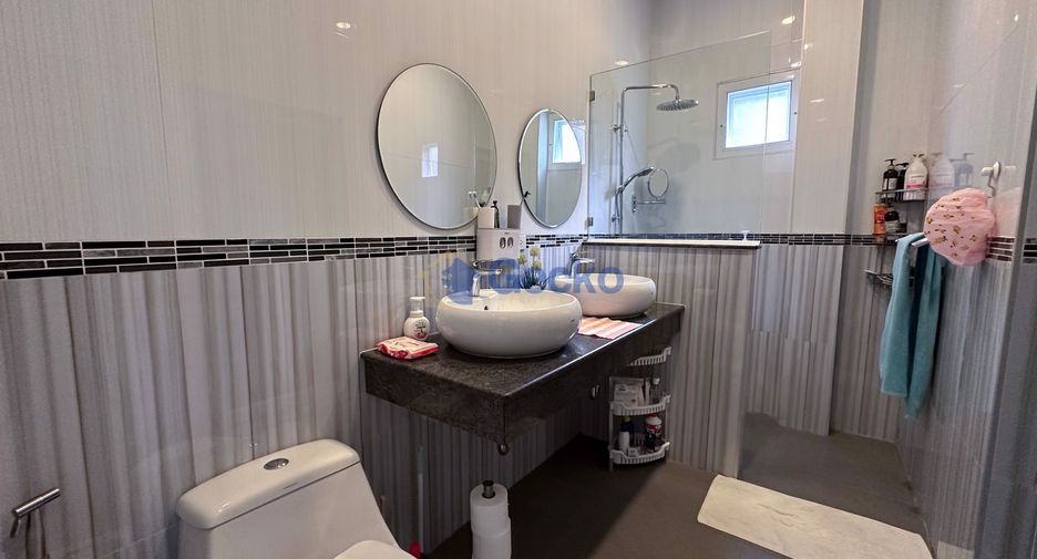 Casa en alquiler y en venta de 3 habitaciones en Bang Lamung, Chonburi