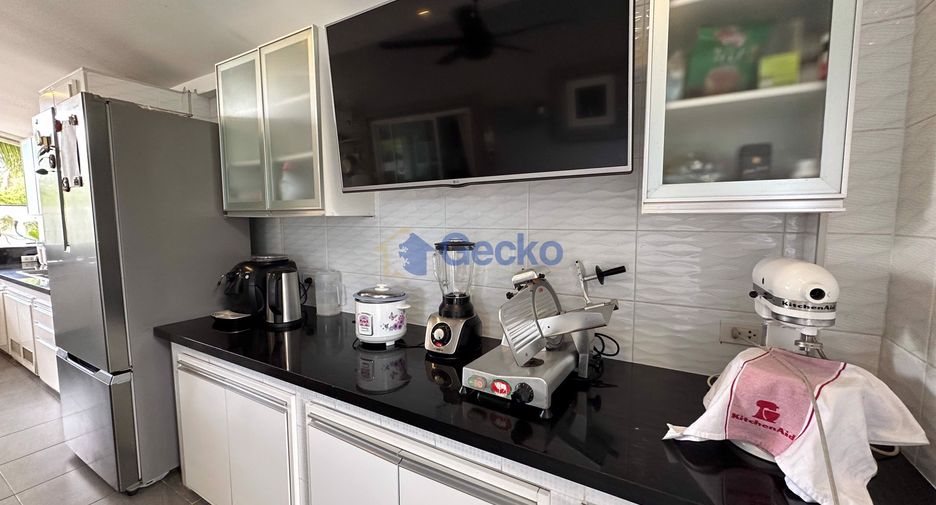 Casa en alquiler y en venta de 3 habitaciones en Bang Lamung, Chonburi