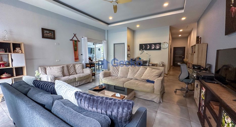 Casa en alquiler y en venta de 3 habitaciones en Bang Lamung, Chonburi