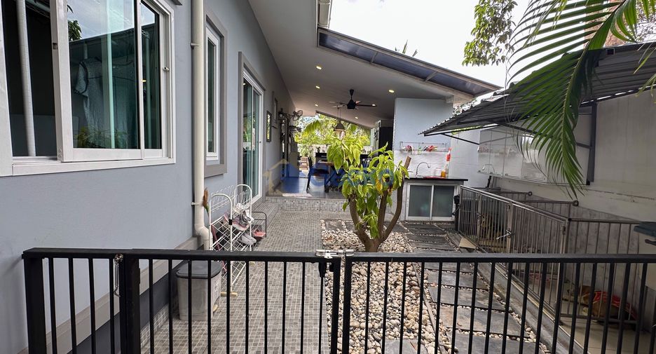 Casa en alquiler y en venta de 3 habitaciones en Bang Lamung, Chonburi