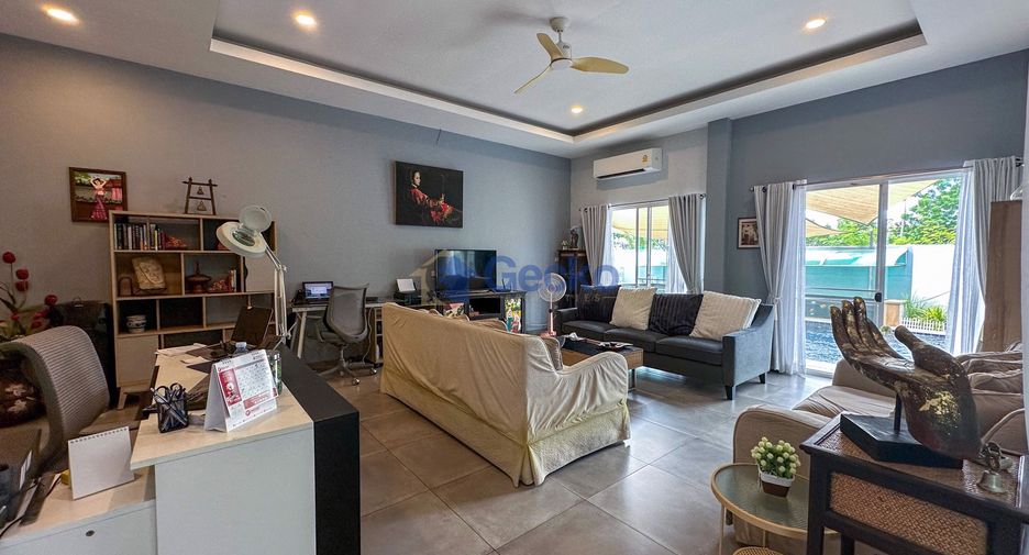 Casa en alquiler y en venta de 3 habitaciones en Bang Lamung, Chonburi