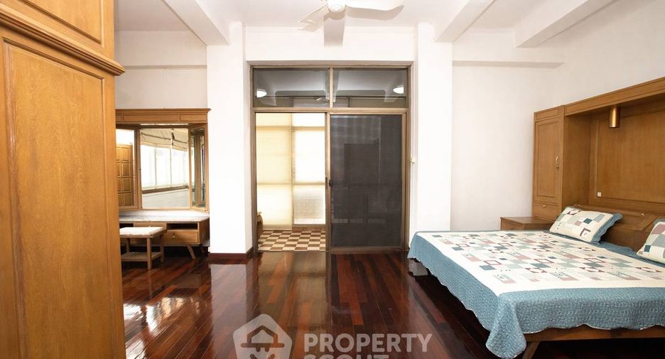 Apartment zur Miete mit 3 Zimmer in Pathum Wan, Bangkok