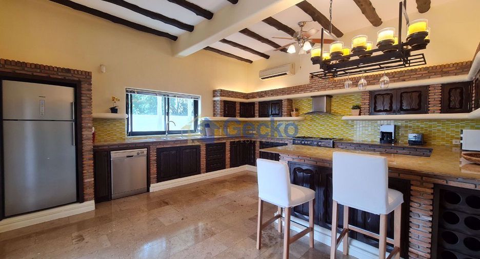 For rent 4 ベッドルーム house in Bang Lamung, Chonburi