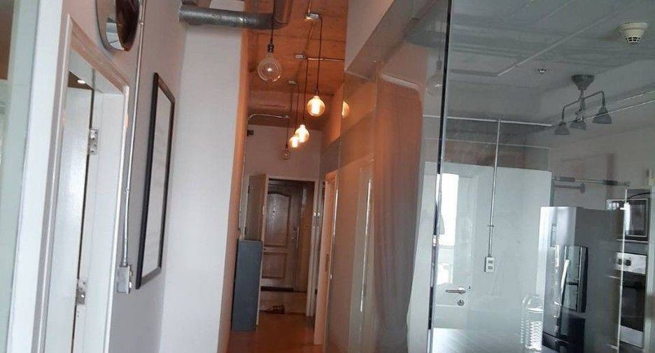 For rent 2 bedrooms condo in Bang Rak, Bangkok