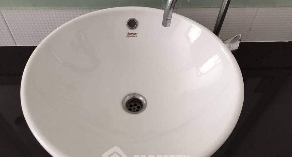 For rent 2 bedrooms condo in Sathon, Bangkok