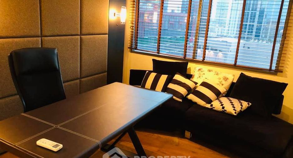 Condo en alquiler de 2 habitaciones en Khlong Toei, Bangkok