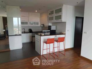 For rent 3 bedrooms condo in Yan Nawa, Bangkok