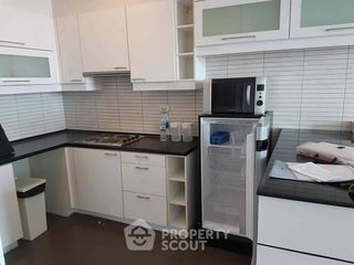 For rent 3 bedrooms condo in Yan Nawa, Bangkok