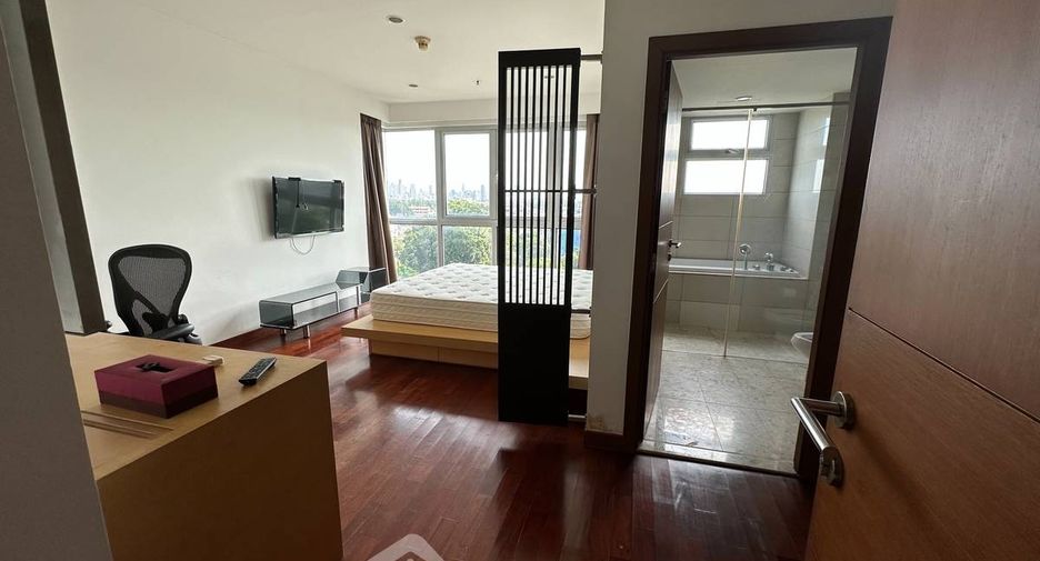 Condo en alquiler de 2 habitaciones en Yan Nawa, Bangkok