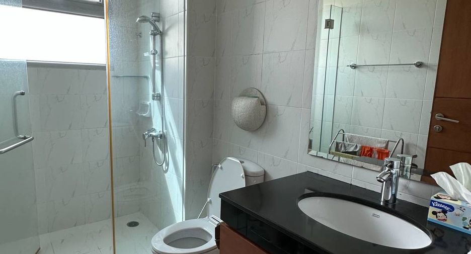 Condo en alquiler de 2 habitaciones en Yan Nawa, Bangkok
