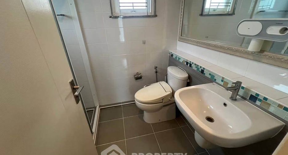 Haus zur Miete mit 3 Zimmer in Khlong Sam Wa, Bangkok