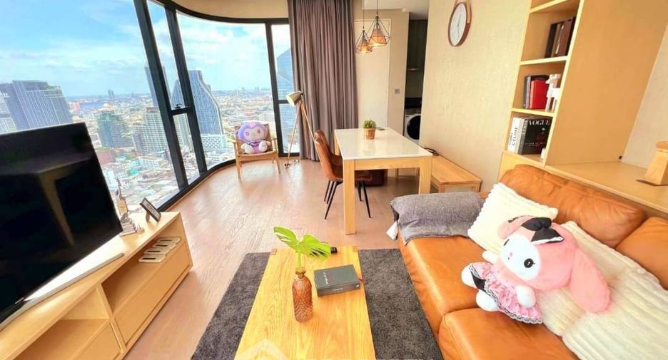 For rent 2 bedrooms condo in Bang Rak, Bangkok