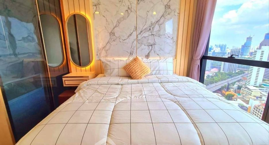 For rent 2 bedrooms condo in Bang Rak, Bangkok