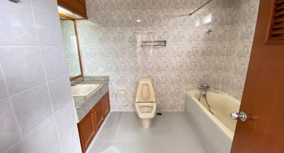 Apartment zur Miete mit 3 Zimmer in Watthana, Bangkok