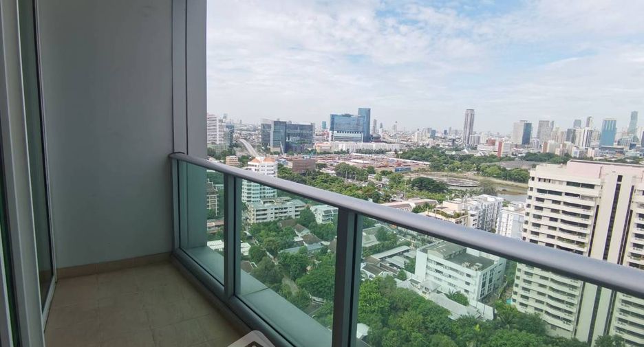 Wohnung zur Miete mit 3 Zimmer in Khlong Toei, Bangkok