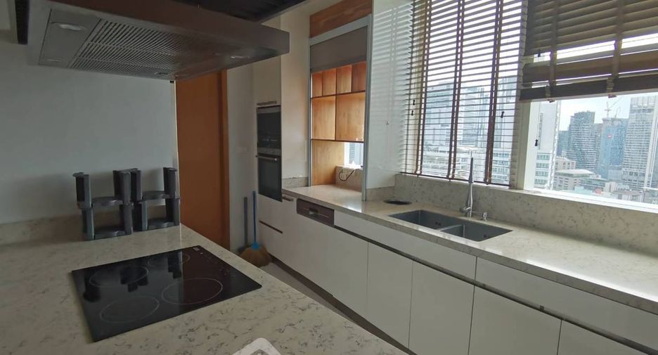 Wohnung zur Miete mit 3 Zimmer in Khlong Toei, Bangkok